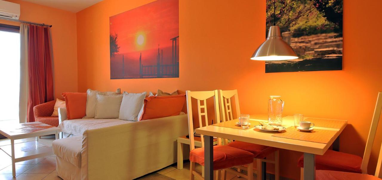 Oasis By The Sea Aparthotel คิเลียดู ภายนอก รูปภาพ