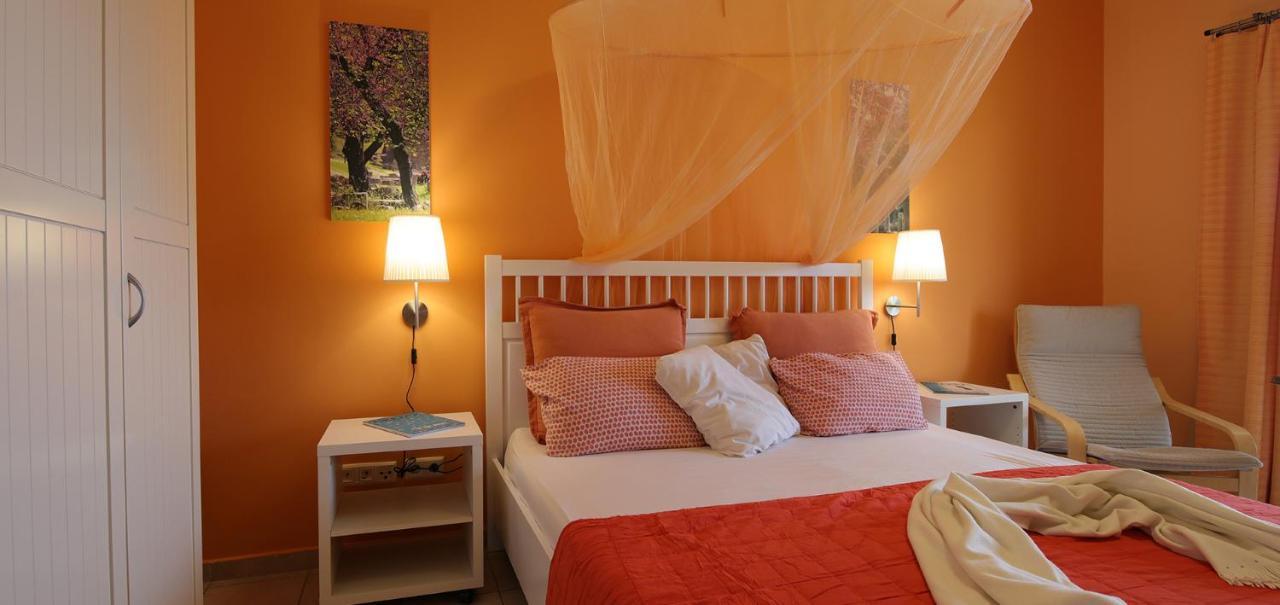 Oasis By The Sea Aparthotel คิเลียดู ภายนอก รูปภาพ